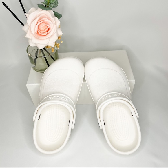 White CROCS Unisex Slip Resistant Work Shoe Size 6 Women/4 Men - Picture 4 of 12